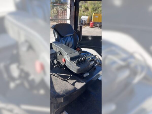 Unicarriers modelo D1F4A35Q (5)