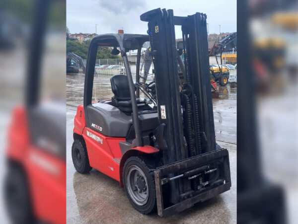 Carretilla-elevadora-manitou-diesel-3500-kg-–-Ano-2018